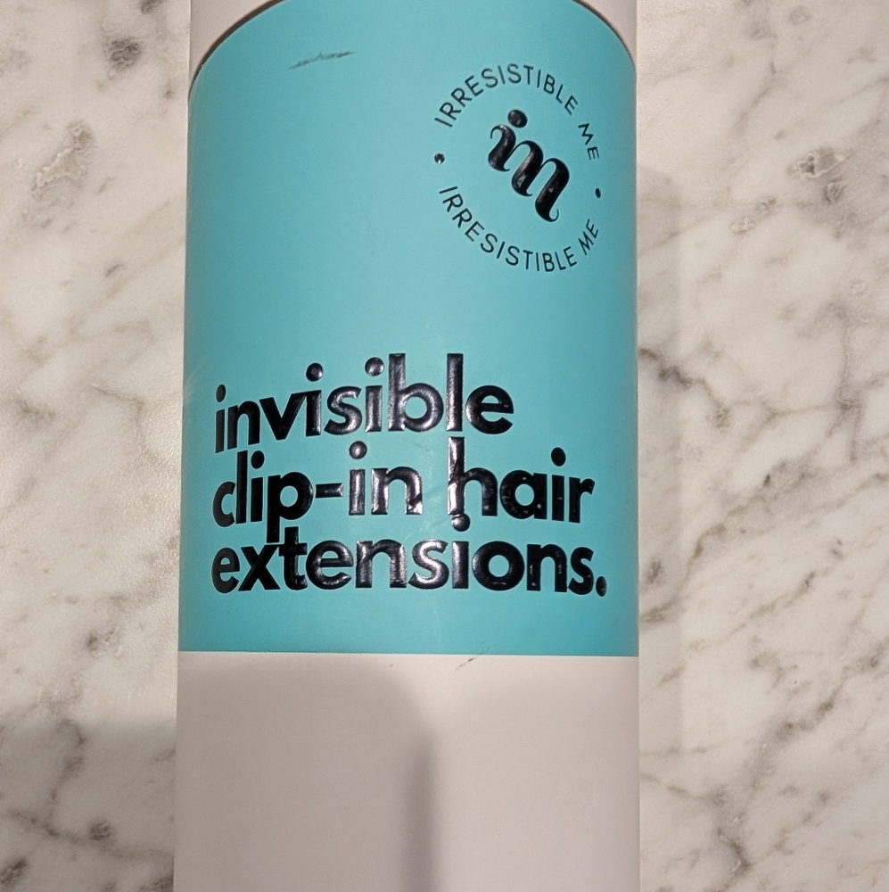 Irresistible Me Invisible clip Ins 20" New In Package